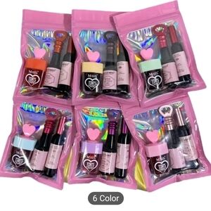 Surprise 🫢 Beauty lip bundle